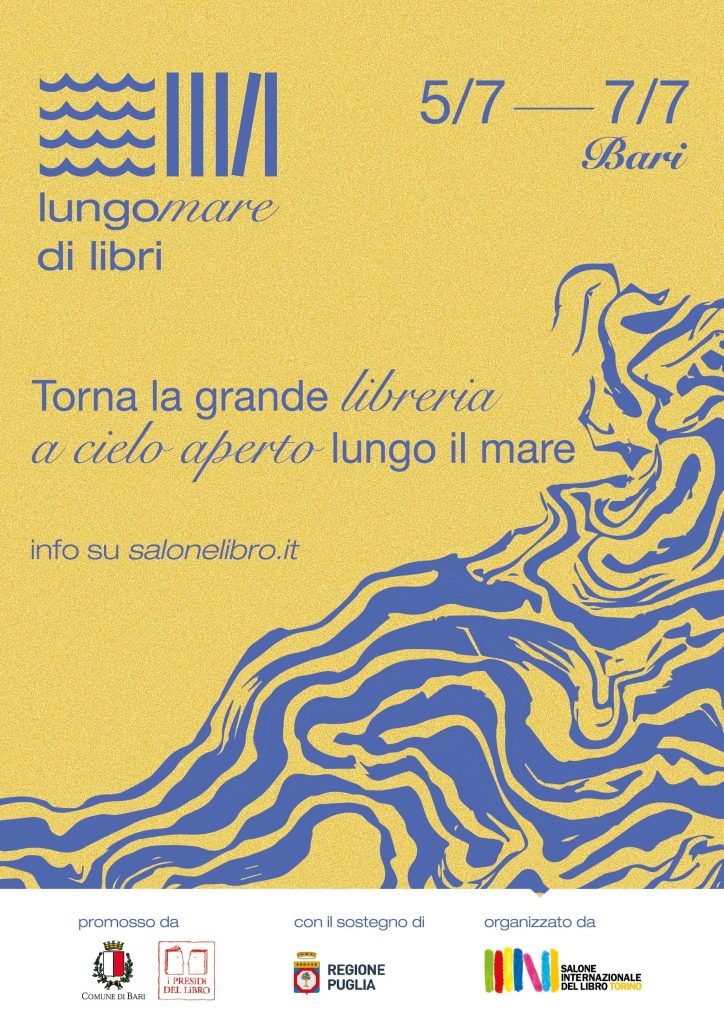 Torna al grande libreria a cielo aperto lungo il mare